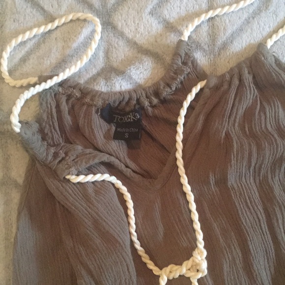 Romper - Picture 2 of 4